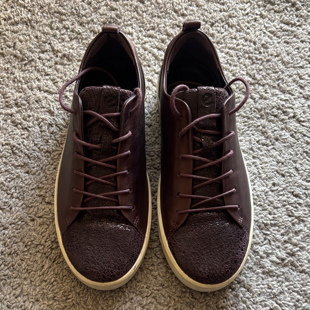 Ecco Sneakers